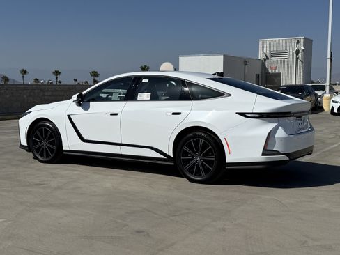 New 2026 Lexus ES 350e FWD image 10