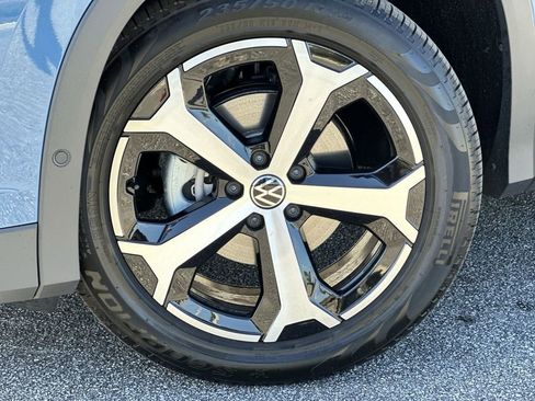 New 2026 Volkswagen Tiguan SE image 10
