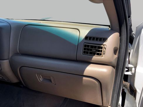 Used 2004 Ford F250 XL RWD image 18