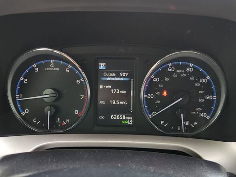 Used 2017 Toyota RAV4 Limited FWD image 15