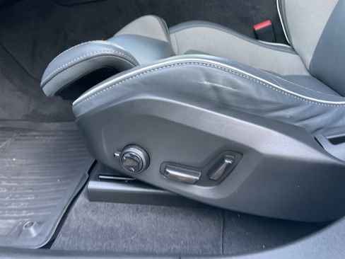 Used 2022 Volvo XC60 B5 R-Design image 45