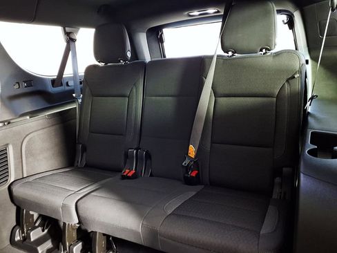 Used 2022 GMC Yukon XL SLE w/ Gmc Pro Safety Plus Package image 9