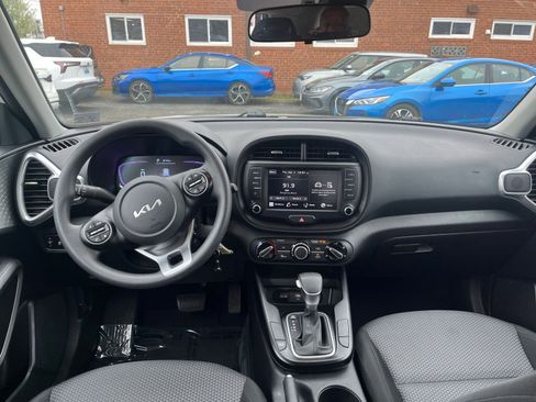 Used 2025 Kia Soul LX w/ LX Technology Package image 33