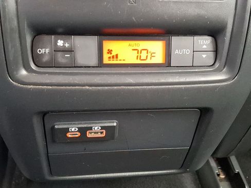 Used 2020 Nissan Pathfinder S image 12