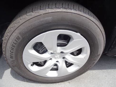 Used 2025 Toyota RAV4 LE AWD/4WD image 13