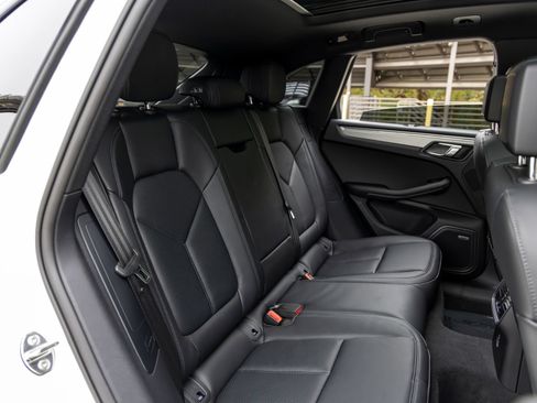 Certified 2026 Porsche Macan AWD/4WD image 53