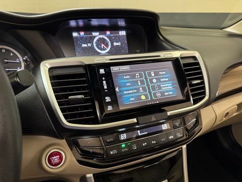 Used 2017 Honda Accord EX image 13