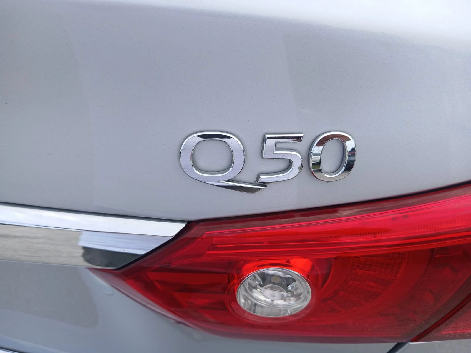 Used 2014 INFINITI Q50 Premium w/ Spare Tire Package RWD image 18