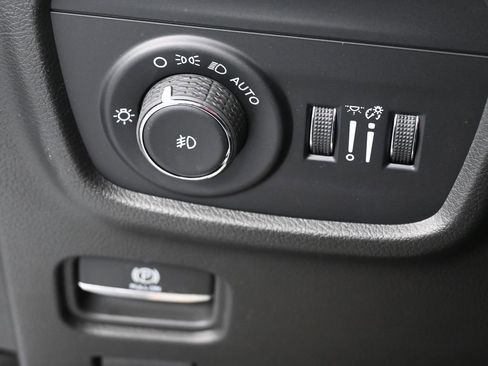 New 2025 Jeep Grand Cherokee Limited w/ Luxury Tech Group II image 24