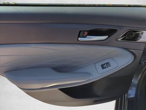 Used 2019 Toyota Avalon Limited w/ All Weather Liner Package FWD image 11