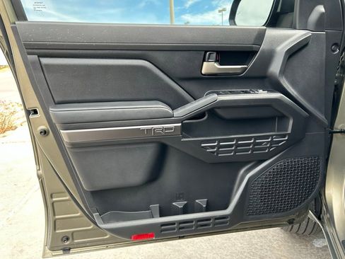Used 2025 Toyota Tacoma TRD Sport AWD/4WD image 22
