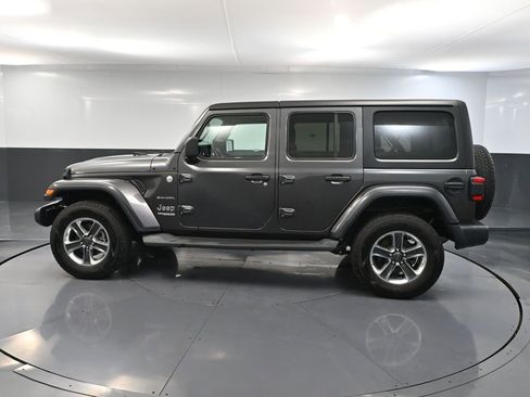 Used 2018 Jeep Wrangler Unlimited Sahara image 10