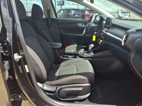 Used 2019 Kia Forte LXS FWD image 15