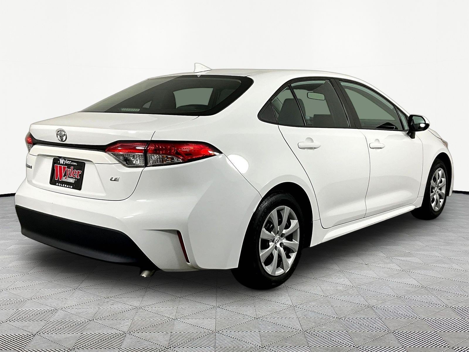 Used 2023 Toyota Corolla LE FWD image 6