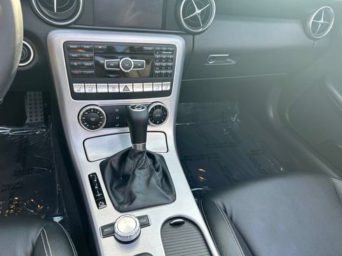 Used 2013 Mercedes-Benz SLK 250 image 33
