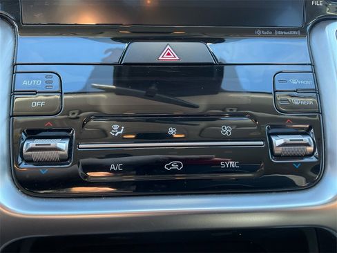 Used 2021 Kia Sorento S image 21