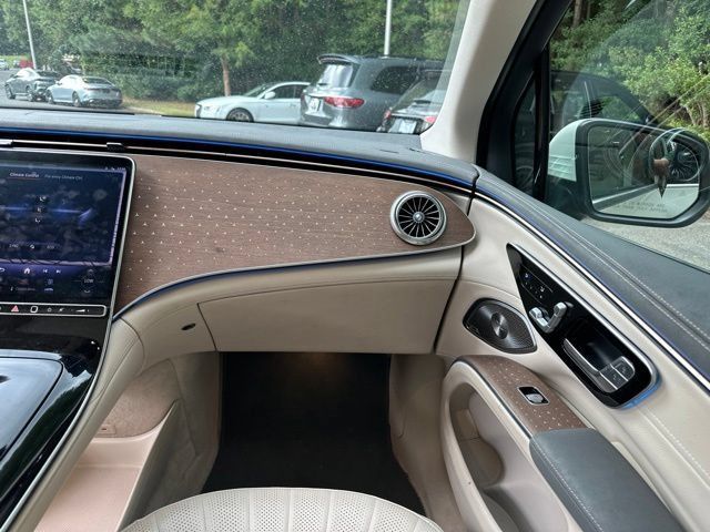 Used 2023 Mercedes-Benz EQS 450+ SUV image 17