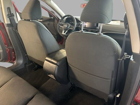 Used 2024 Nissan Altima 2.5 SV FWD image 18