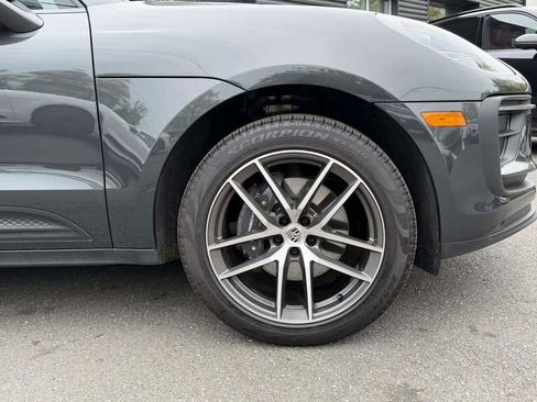 Certified 2025 Porsche Macan AWD/4WD image 11
