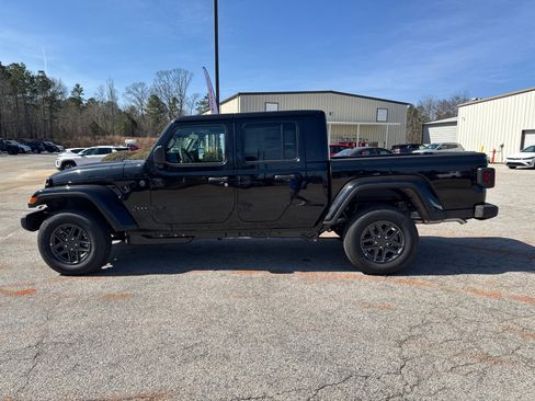 New 2026 Jeep Gladiator Sport image 8