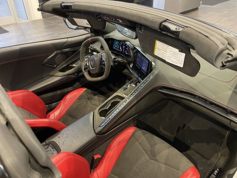 Used 2022 Chevrolet Corvette Stingray Premium Cpe w/ Z51 Performance Package RWD image 38