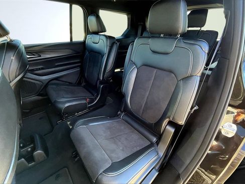 Used 2024 Jeep Grand Cherokee L Altitude image 26