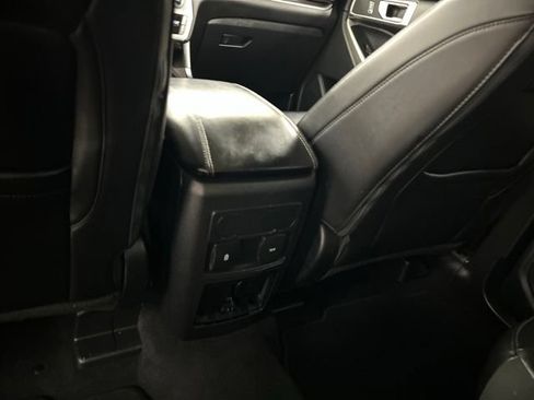 Used 2023 Ford Explorer XLT w/ Equipment Group 202A AWD/4WD image 23