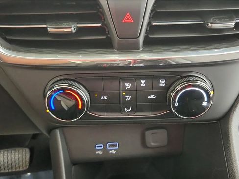 Used 2025 Buick Encore GX Preferred FWD image 26