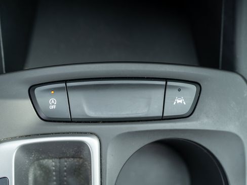 Used 2025 Chevrolet Trax LS w/ LS Convenience Package FWD image 31