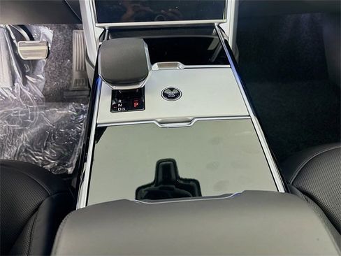 New 2025 Land Rover Range Rover SE image 19