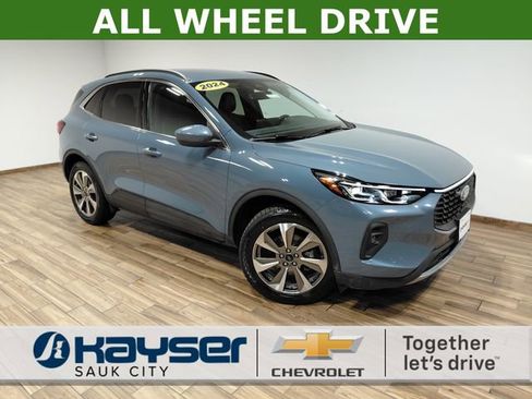 Used 2025 Ford Escape Platinum AWD/4WD image 1