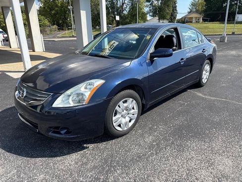 Used 2011 Nissan Altima 2.5 S FWD image 2