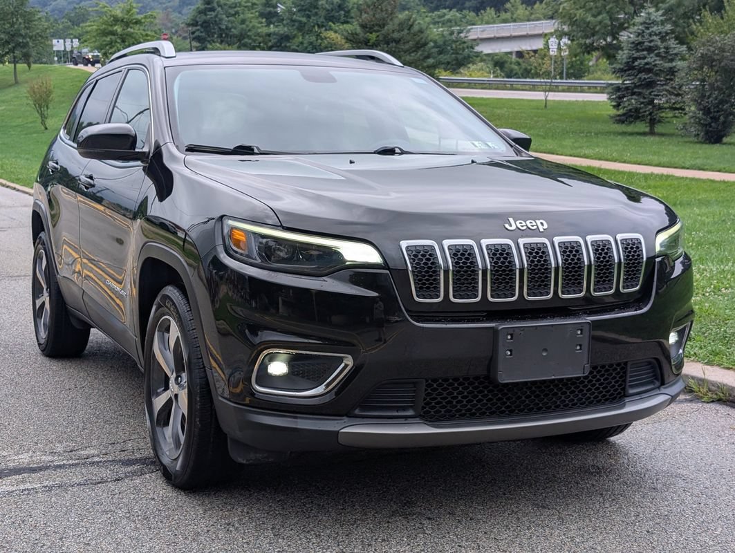 Used 2019 Jeep Cherokee Limited AWD/4WD image 2