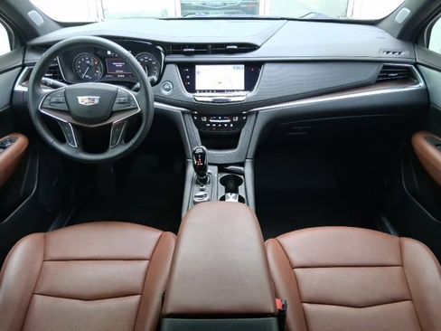 Used 2025 Cadillac XT5 Premium Luxury w/ Technology Package image 9