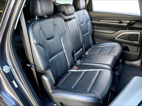 Used 2025 Kia Telluride LX FWD image 26