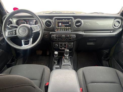 Used 2023 Jeep Gladiator Overland w/ Trailer Tow Package AWD/4WD image 12