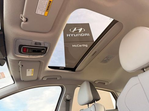 Used 2025 Hyundai Elantra Limited FWD image 2