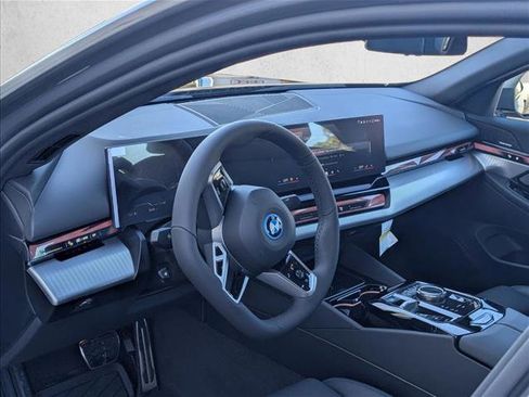 Used 2026 BMW i5 eDrive40 image 3