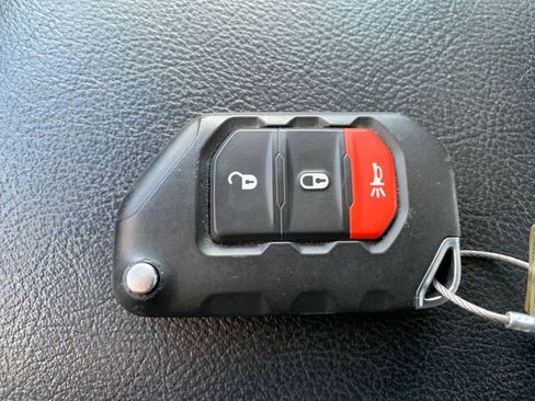 Used 2025 Jeep Wrangler Sport S image 22