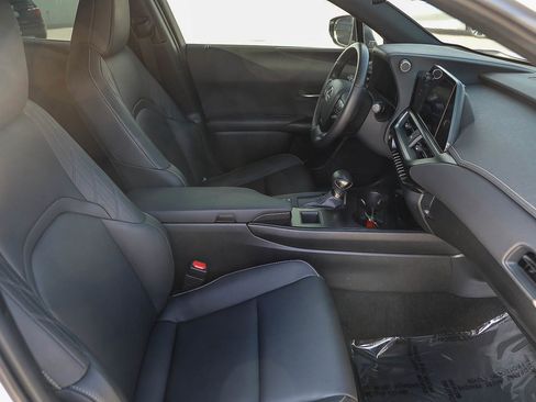 Used 2024 Lexus UX 250h FWD image 16