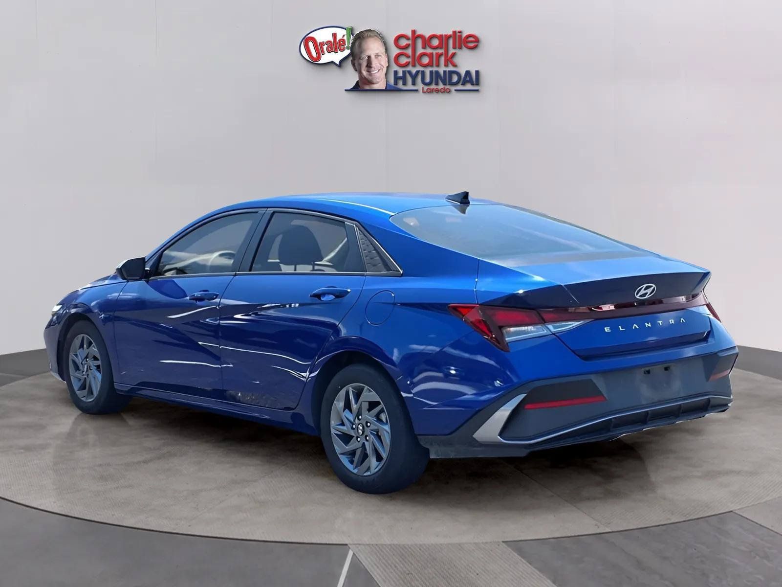 Certified 2024 Hyundai Elantra SEL FWD image 3