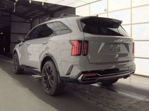 Used 2023 Kia Sorento SX image 4