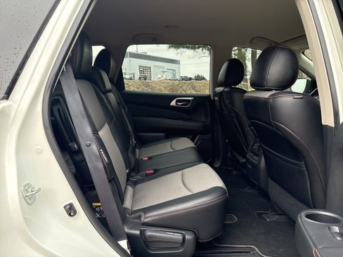 Used 2020 Nissan Pathfinder SV w/ Rock Creek Edition image 7