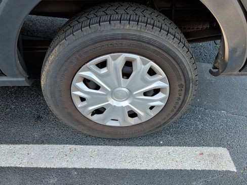 Used 2023 Ford Transit 350 XLT image 5