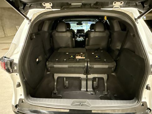 Used 2021 Toyota Sienna XSE image 27