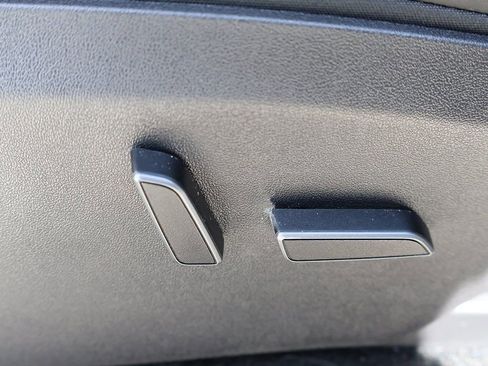 Used 2023 Tesla Model Y Long Range image 34