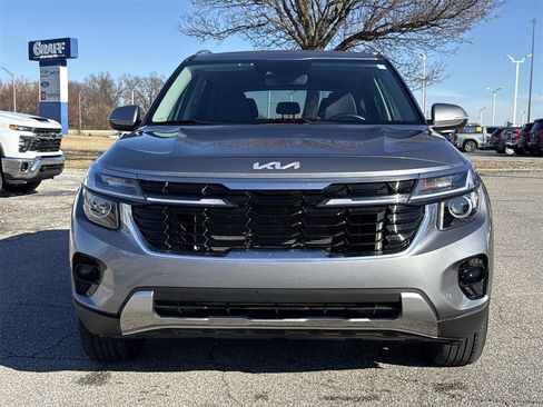 Used 2024 Kia Seltos EX image 3