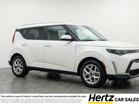 Used 2025 Kia Soul LX w/ LX Technology Package FWD image 1
