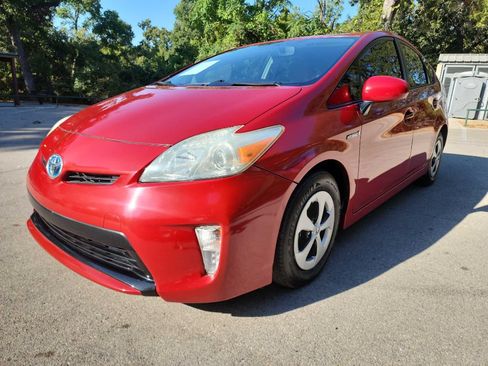 Used 2014 Toyota Prius Three FWD image 3