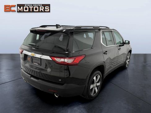 Used 2020 Chevrolet Traverse LT w/ Driver Confidence II Package image 6